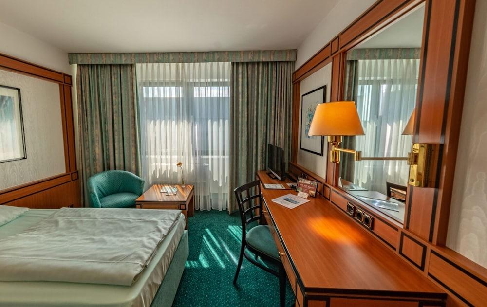 פרנקפורט Hotel Amadeus Frankfurt מראה חיצוני תמונה
